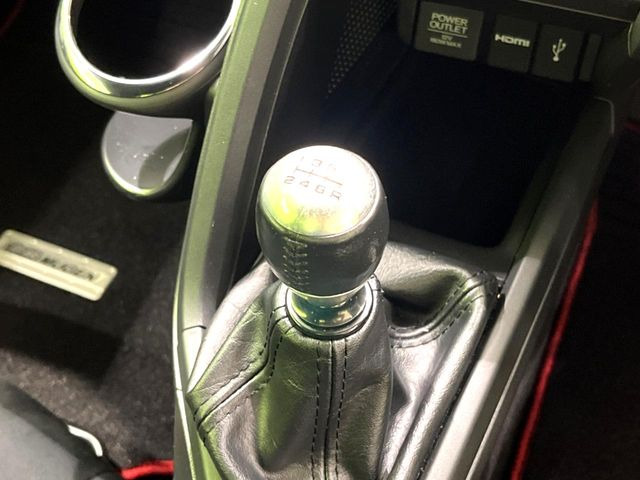 【フロア6速MT】走りの6速MT!!スポーティーな走行をお楽しみいただけます♪