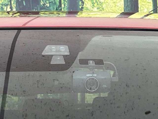 �y�X�}�[�g�V�e�B�u���[�L�T�|�[�g�z�ᑬ���s���ɑO���̎ԗ�����F�����A�Փ˂������Ȏ��͌x��ƃu���[�L�ŏՓˉ���Ɣ�Q�y�����A�V�X�g�B�����S�Ƀh���C�u�����y���݂��������܂��B