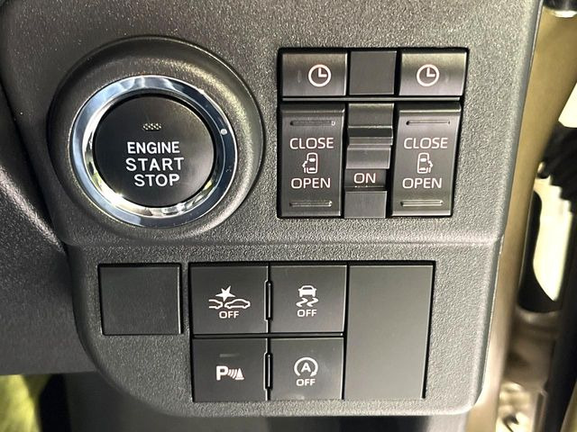 【両側パワースライドドア】スマートキーや運転席のスイッチで後席両側スライドドアの開閉が可能♪電動だから力を入れてドアを開ける必要が無く、小さなお子様でも簡単に開け閉めでき快適です♪