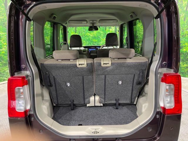 ���i�̂���������ʋ΁A���}���ɏ\���ȉ׎��X�y�[�X���m�ۂ��Ă���܂��B�Z�J���h�V�[�g��|���ƁA�傫�ȉו��̐ύڂ��\�ł���