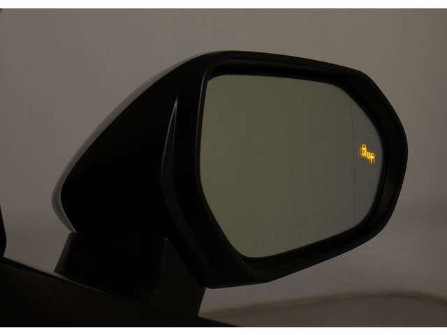 BSM(ブラインドスポット)モニター装備!死角の車の接近をお知らせしてくれる安全装備になります!