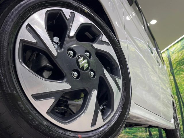 �y����15�C���`�A���~�z�C�[���z�O�ςɃ}�b�`���������A���~�z�C�[���𑕒����Ă���܂��B�e��ЊO�A���~�z�C�[����A�X�^�b�h���X�^�C�����戵�����Ă���܂��B���񂲑��k����������