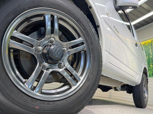 �y����16�C���`�A���~�z�C�[���z�O�ςɃ}�b�`���������A���~�z�C�[���𑕒����Ă���܂��B�e��ЊO�A���~�z�C�[����A�X�^�b�h���X�^�C�����戵�����Ă���܂��B���񂲑��k����������