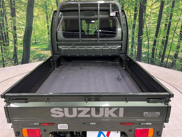 積み下ろしのしやすいデッキにはたっぷりと荷物を積み込んでいただけます。遊びから仕事まで、様々なシーンで頼れます♪