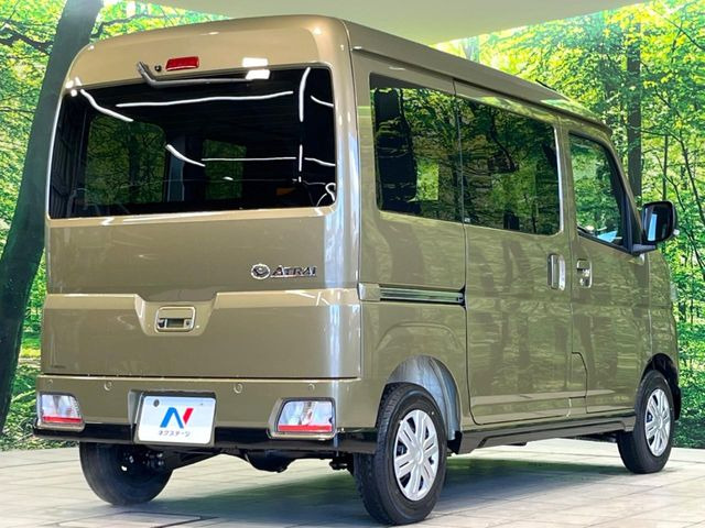 ☆全国のネクステージからお取り寄せが可能※!遠方の店舗に展示してあるクルマが気になる場合も、最寄りの店舗でご覧いただくことが可能です!是非私たちに要望をお聞かせください!※別途費用