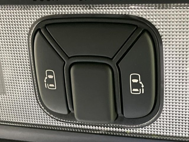 �y�����p���[�X���C�h�h�A�z�X�}�[�g�L�[��^�]�Ȃ̃X�C�b�`�Ō�ȗ����X���C�h�h�A�̊J���\���d��������͂����ăh�A���J����K�v�������A�����Ȃ��q�l�ł��ȒP�ɊJ���߂ł����K�ł���