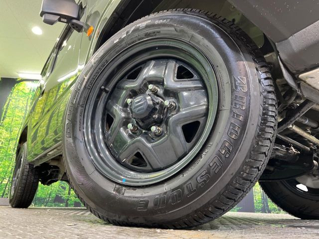 �y����16�C���`�A���~�z�C�[���z�O�ςɃ}�b�`���������A���~�z�C�[���𑕒����Ă���܂��B�e��ЊO�A���~�z�C�[����A�X�^�b�h���X�^�C�����戵�����Ă���܂��B���񂲑��k����������