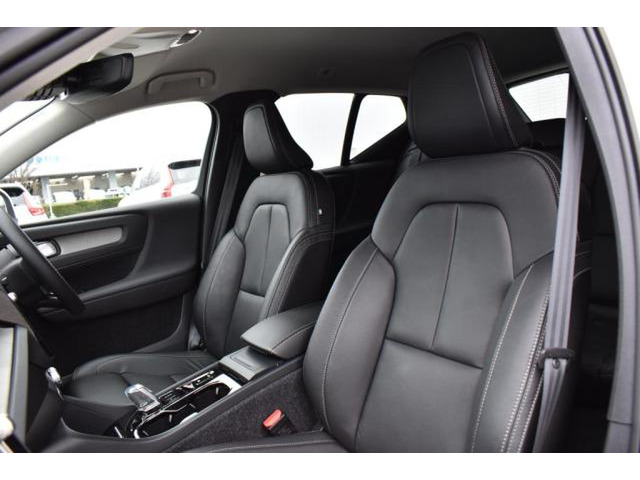 XC40B4 AWD インスクリプション 4WD