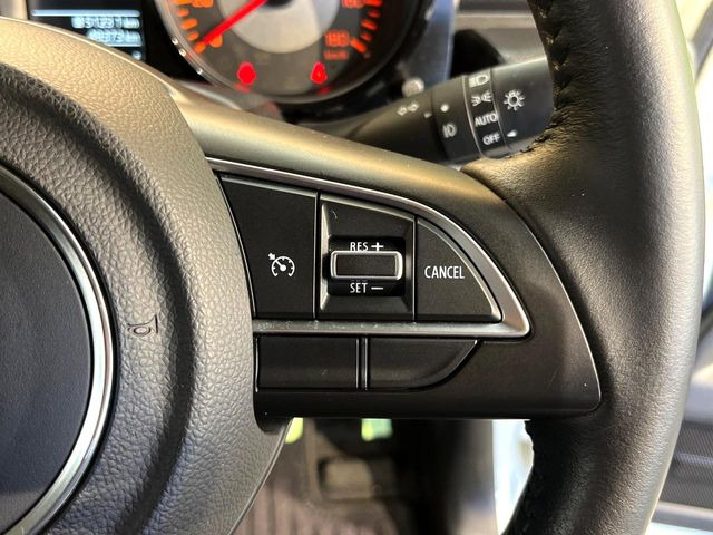 �y�N���[�Y�R���g���[���z�������H�����N���N���s�B�A�N�Z���𗣂��Ă���葬�x�ő��s���ł��A�������^�]���̕��S���y��!�����E�������ȒP�ȃX�C�b�`����Œ����ł��܂��B