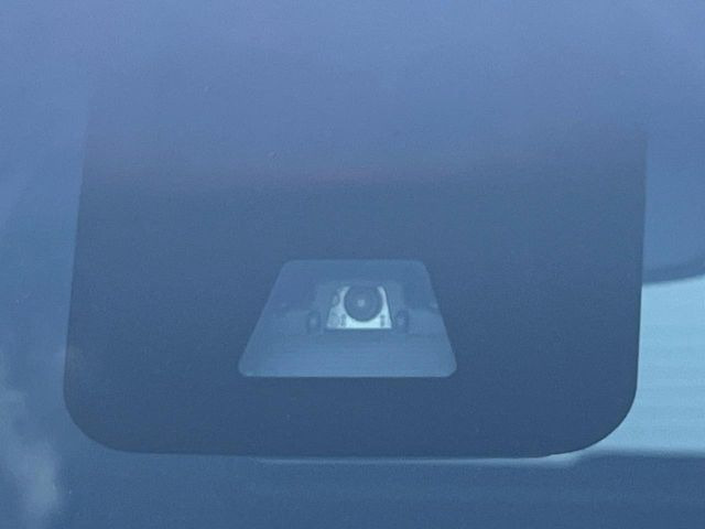 �y�X�}�[�g�A�V�X�g�z���s���ɑO���̎ԗ�����F�����A�Փ˂������Ȏ��͌x��ƃu���[�L�ŏՓˉ���Ɣ�Q�y�����A�V�X�g�B�����S�Ƀh���C�u�����y���݂��������܂��B