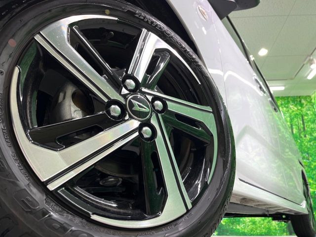 �y����15�C���`�A���~�z�C�[���z�O�ςɃ}�b�`���������A���~�z�C�[���𑕒����Ă���܂��B�e��ЊO�A���~�z�C�[����A�X�^�b�h���X�^�C�����戵�����Ă���܂��B���񂲑��k����������