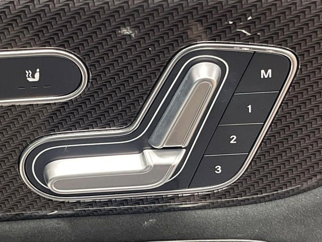 ●パワーシート:シート位置の&ldquo;前後と背もたれの&ldquo;角度の微調整が可能となります。手動設定のシートよりも、より細やかな設定ができるのがポイントです。