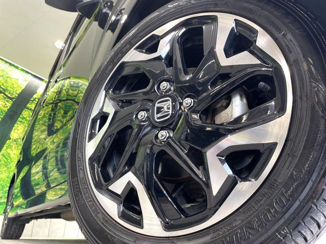 �y����15�C���`�A���~�z�C�[���z�O�ςɃ}�b�`���������A���~�z�C�[���𑕒����Ă���܂��B�e��ЊO�A���~�z�C�[����A�X�^�b�h���X�^�C�����戵�����Ă���܂��B���񂲑��k����������