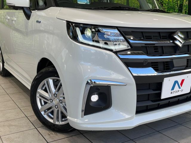 【LEDヘッドライト】悪天候や夜間走行時も良好な視界を確保し安心して運転できる高輝度LEDヘッドライトを装備!点灯速度が早く、消費電力も抑えられています。