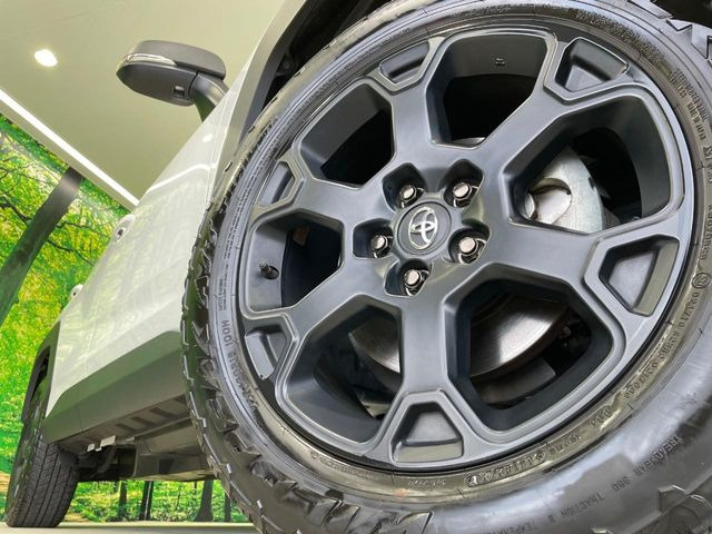 �y�O���[�h��p����18�C���`�A���~�z�C�[���z�f�U�C�����̍��������A���~�z�C�[���𑕒����Ă���܂��B�e��ЊO�A���~�z�C�[����A�X�^�b�h���X�^�C�����戵�����Ă���܂��B���񂲑��k����������