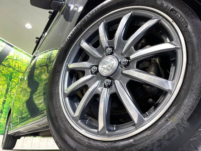 �y����14�C���`�A���~�z�C�[���z�O�ςɃ}�b�`���������A���~�z�C�[���𑕒����Ă���܂��B�e��ЊO�A���~�z�C�[����A�X�^�b�h���X�^�C�����戵�����Ă���܂��B���񂲑��k����������