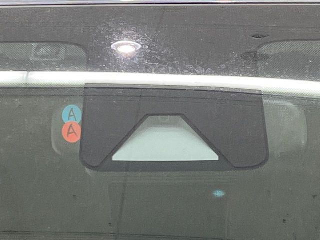 �y�g���^�Z�[�t�e�B�Z���X�z���s���ɑO���̎ԗ�����F�����A�Փ˂������Ȏ��͌x��ƃu���[�L�ŏՓˉ���Ɣ�Q�y�����A�V�X�g�B�����S�Ƀh���C�u�����y���݂��������܂��B