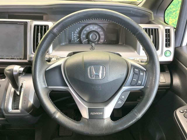 �y�����v�����X�e�A�����O�z�㎿�Ȋv���g�p���邱�ƂŁA��ɂ����������݂ƂĂ��^�]���₷���n���h���ł���