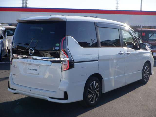 セレナ2.0 ハイウェイスターV