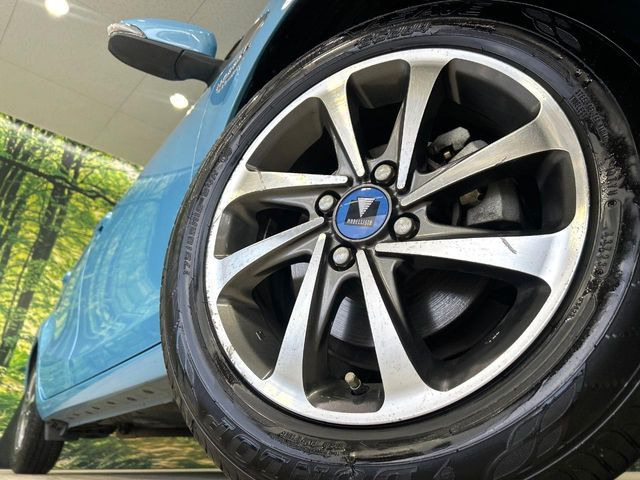 �y15�C���`�A���~�z�C�[���z�O�ςɃ}�b�`�����A���~�z�C�[���𑕒����Ă���܂��B�e��A���~�z�C�[����A�X�^�b�h���X�^�C�����戵�����Ă���܂��B���񂲑��k����������