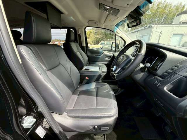 気になるお車がありましたら右の電話番号から直接お店にお問い合わせください。支払方法から車両情報、状態までなんでもご説明させて頂きます。スタッフ一同ご連絡お待ちしております。