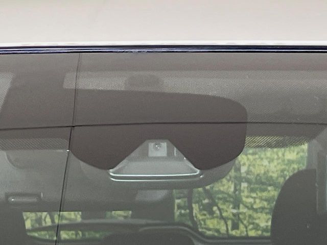 �y�G�}�[�W�F���V�[�u���[�L�z���s���ɑO���̎ԗ�����F�����A�Փ˂������Ȏ��͌x��ƃu���[�L�ŏՓˉ���Ɣ�Q�y�����A�V�X�g�B�����S�Ƀh���C�u�����y���݂��������܂��B