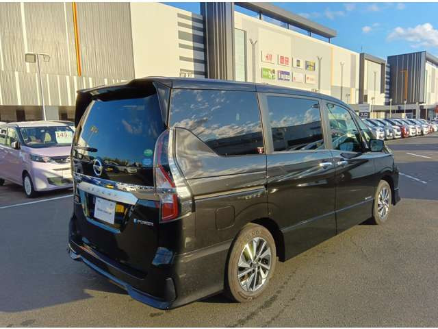 セレナ1.2 e-POWER ハイウェイスターV