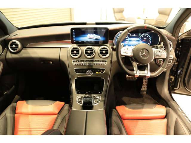 CクラスワゴンAMG C63