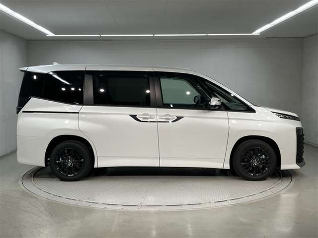 ヴォクシー1.8 ハイブリッド S-G ウェルキャブ車いす仕様車タイプI 車いす1名 ショートスロープ