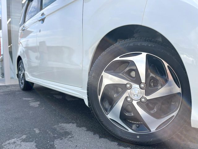 �y�����C���`�A���~�z�C�[���z�O�ςɃ}�b�`�����A���~�z�C�[���𑕒����Ă���܂��B�e��A���~�z�C�[����A�X�^�b�h���X�^�C�����戵�����Ă���܂��B���񂲑��k����������