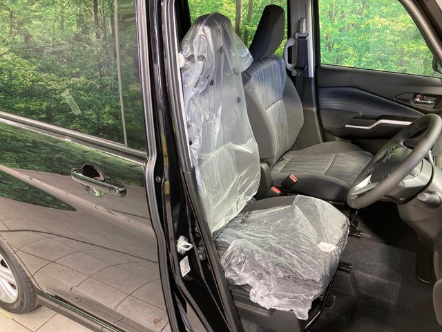 もちろん車内はキレイです♪よりクリーンな状態をキープしたいお客様には『ナノゾーンコート』がおすすめ!新型コロナウイルス対策や、除菌・消臭に効果を発揮し多くの方にご好評いただいております。