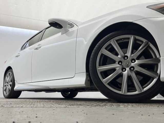 �y���������C���`�A���~�z�C�[���z�O�ςɃ}�b�`���������A���~�z�C�[���𑕒����Ă���܂��B�e��ЊO�A���~�z�C�[����A�X�^�b�h���X�^�C�����戵�����Ă���܂��B���񂲑��k����������