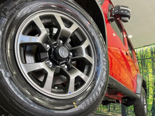 �y����15�C���`�A���~�z�C�[���z�O�ςɃ}�b�`���������A���~�z�C�[���𑕒����Ă���܂��B�e��ЊO�A���~�z�C�[����A�X�^�b�h���X�^�C�����戵�����Ă���܂��B���񂲑��k����������