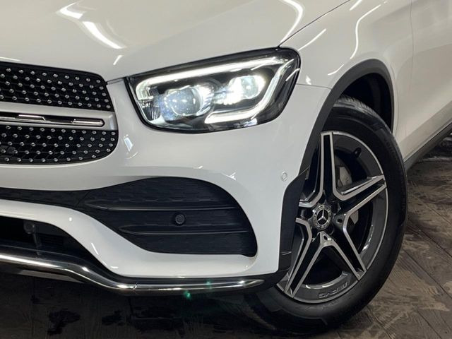 ●LEDヘッドライト:夜間走行時も良好な視界を確保し安心して運転できる高輝度LEDヘッドライトを装備!点灯速度が早く、消費電力も抑えられています。