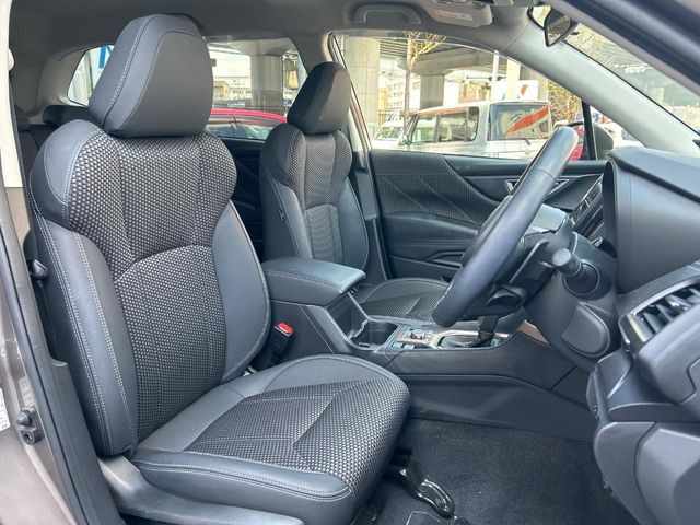 �y�n�[�t���U�[�V�[�g�z�������ƍ���S�n�𗼗������l�C�̃V�[�g���w�ʁE���ʂ̃t�@�u���b�N�f�ނ́A�ʋC���̗ǂ��⊊��ɂ����ɗD��Ă��܂��B�C���╞���ɍ��E���ꂸ���K�ɂ���肢�������܂��B