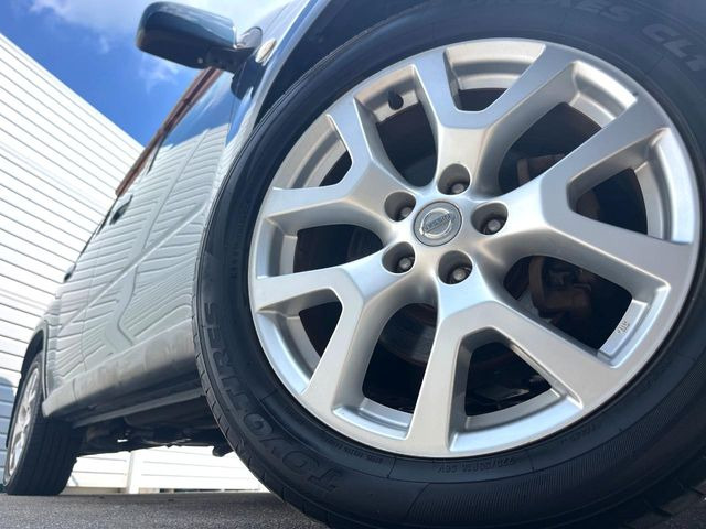 �y����18�C���`�A���~�z�C�[���z�O�ςɃ}�b�`���������A���~�z�C�[���𑕒����Ă���܂��B�e��ЊO�A���~�z�C�[����A�X�^�b�h���X�^�C�����戵�����Ă���܂��B���񂲑��k����������