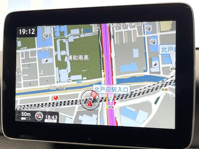 ��MercedesBenz�����i�r:��̊��̂���i�r�́A����������ԓ������o���Ă���܂��BBluetooth�Đ��ȂǃI�[�f�B�I�@�\���[�����Ă���܂��̂ŁA�^�]�����y���߂܂���