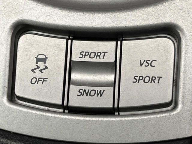 �y�h���C�u���[�h�X�C�b�`�z�R���t�H�[�g�ȏ�薡����X�|�[�e�B�ȏ�薡�܂ŃX�C�b�`��Ő؂�ւ��\�B�V�[����C���ɍ��킹�����[�h��I�ׂ΁A�����̃h���C�u������w�y�����Ȃ�܂���