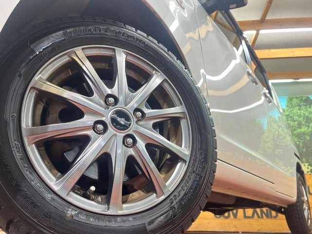 �y14�C���`�A���~�z�C�[���z�O�ςɃ}�b�`�����A���~�z�C�[���𑕒����Ă���܂��B�e��A���~�z�C�[����A�X�^�b�h���X�^�C�����戵�����Ă���܂��B���񂲑��k����������