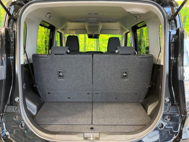 普段のお買い物や通勤、送迎等に十分な荷室スペースを確保しております。セカンドシートを倒すと、大きな荷物の積載も可能です♪