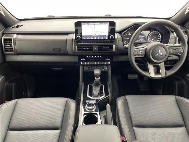 トライトン2.4 GSR ディーゼル 4WD