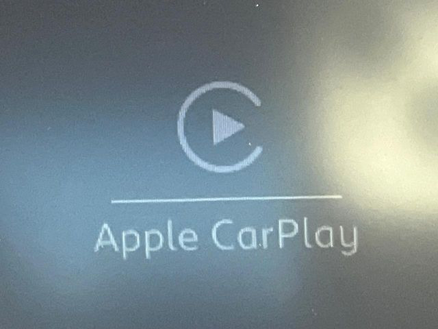 ●Apple Car Play:スマホとの有線接続で、ナビ・オーディオ再生などスマホのアプリ機能が画面でも使える便利機能です!