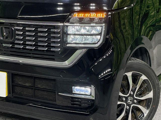 �yLED�w�b�h���C�g�z���V����ԑ��s�����ǍD�Ȏ��E���m�ۂ����S���ĉ^�]�ł��鍂�P�xLED�w�b�h���C�g�𑕔�!�_�����x�������A����d�͂��}�����Ă��܂��B