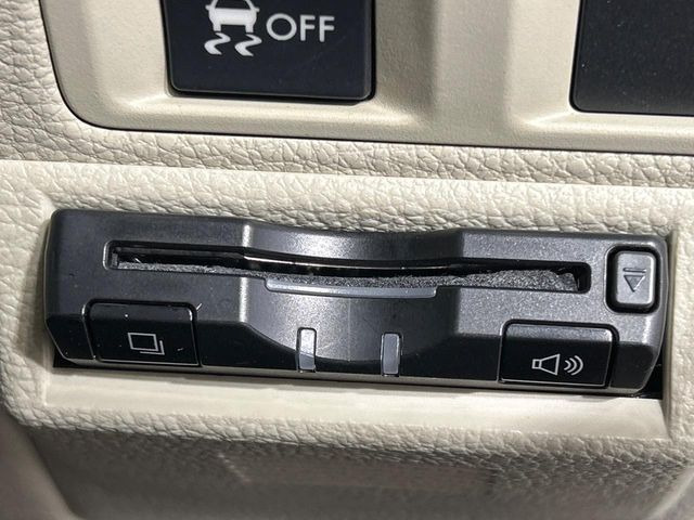 【ETC】高速道路の料金所をストレスなく通過!話題のスポットやサービスエリアに多い「スマートIC」利用時は必須のアイテムです。当店でセットアップを実施、ご納車当日からすぐにご利用いただけます!