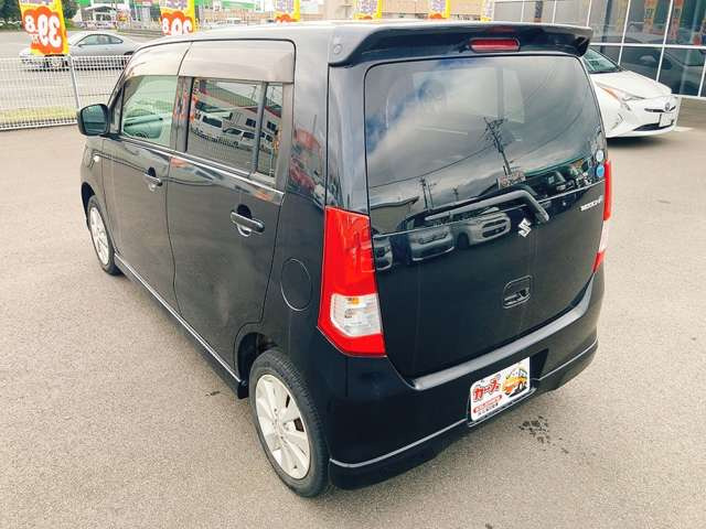 当店では軽自動車から普通車まで幅広くオールメーカーの車種・色・グレードを豊富に揃えております。