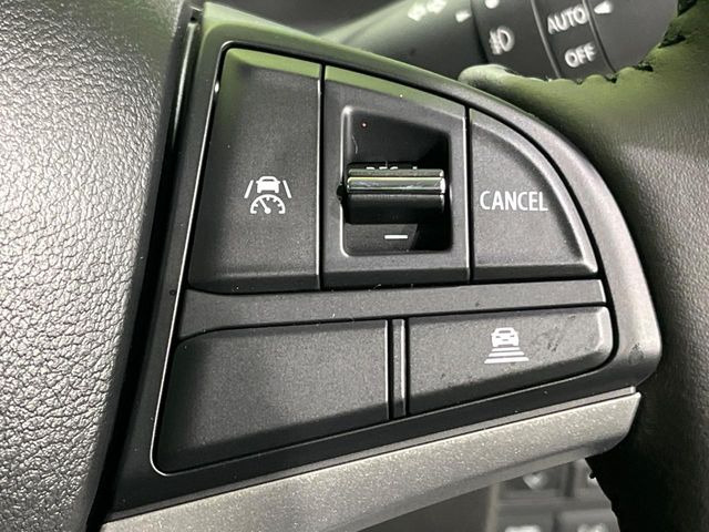 【アダプティブクルーズコントロール】高速道路での長距離走行が楽に!!自動で速度を保つクルーズコントロールが、衝突軽減システムと連携し、前方の車両を感知して車間を保つように速度調節してくれます!!