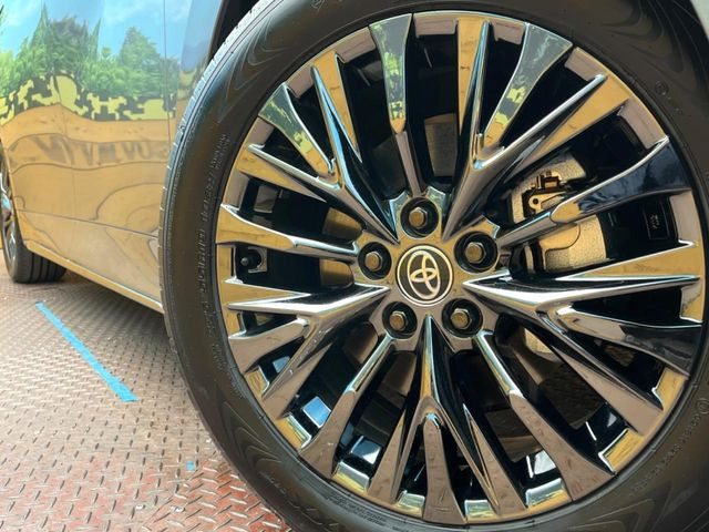 �y����19�C���`�A���~�z�C�[���z�O�ςɃ}�b�`���������A���~�z�C�[���𑕒����Ă���܂��B�e��ЊO�A���~�z�C�[����A�X�^�b�h���X�^�C�����戵�����Ă���܂��B���񂲑��k����������