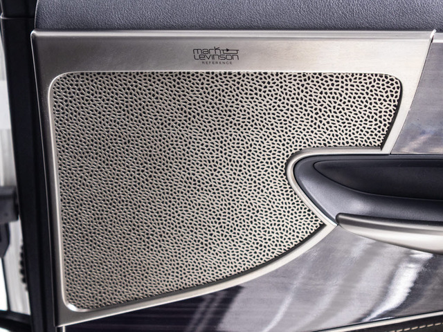 ワンランク上の音質マークレビンソン!