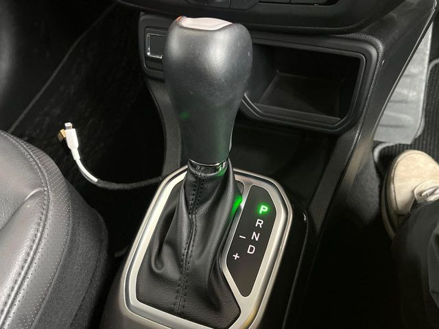 ●MTモード付きAT:通常は自動でおこなわれる変速(ギアチェンジ)をドライバーの操作によって意図的に変えられるシステムです。より一層普段のドライブをお楽しみいただけます!