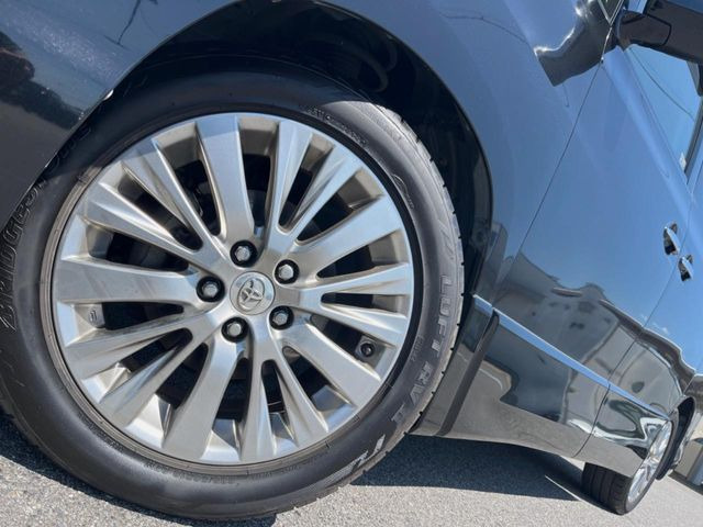 �y����18�C���`�A���~�z�C�[���z�O�ςɃ}�b�`���������A���~�z�C�[���𑕒����Ă���܂��B�e��ЊO�A���~�z�C�[����A�X�^�b�h���X�^�C�����戵�����Ă���܂��B���񂲑��k����������